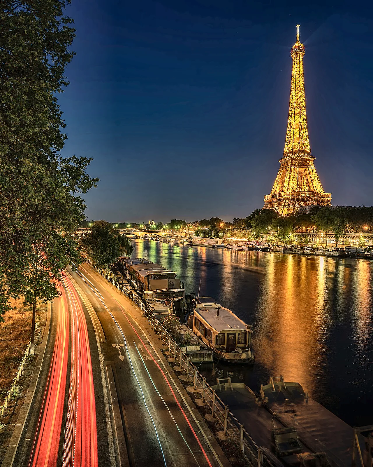 La tour Eiffel illuminée